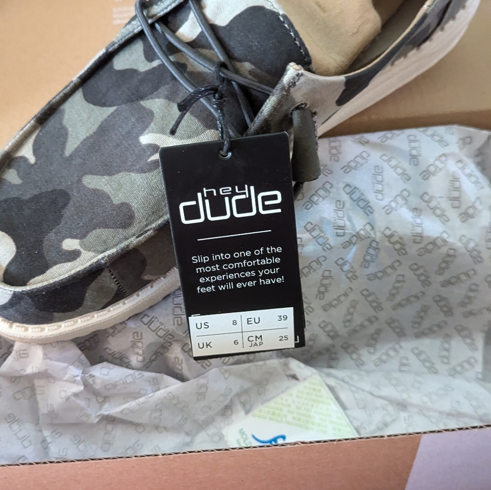 Women's sz.8 Hey Dudes